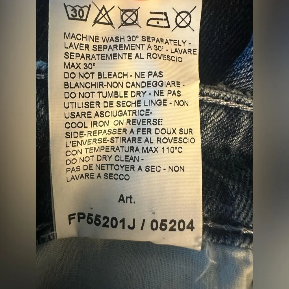 Pierre Balmain Women’s Distressed Blue Jeans size 24